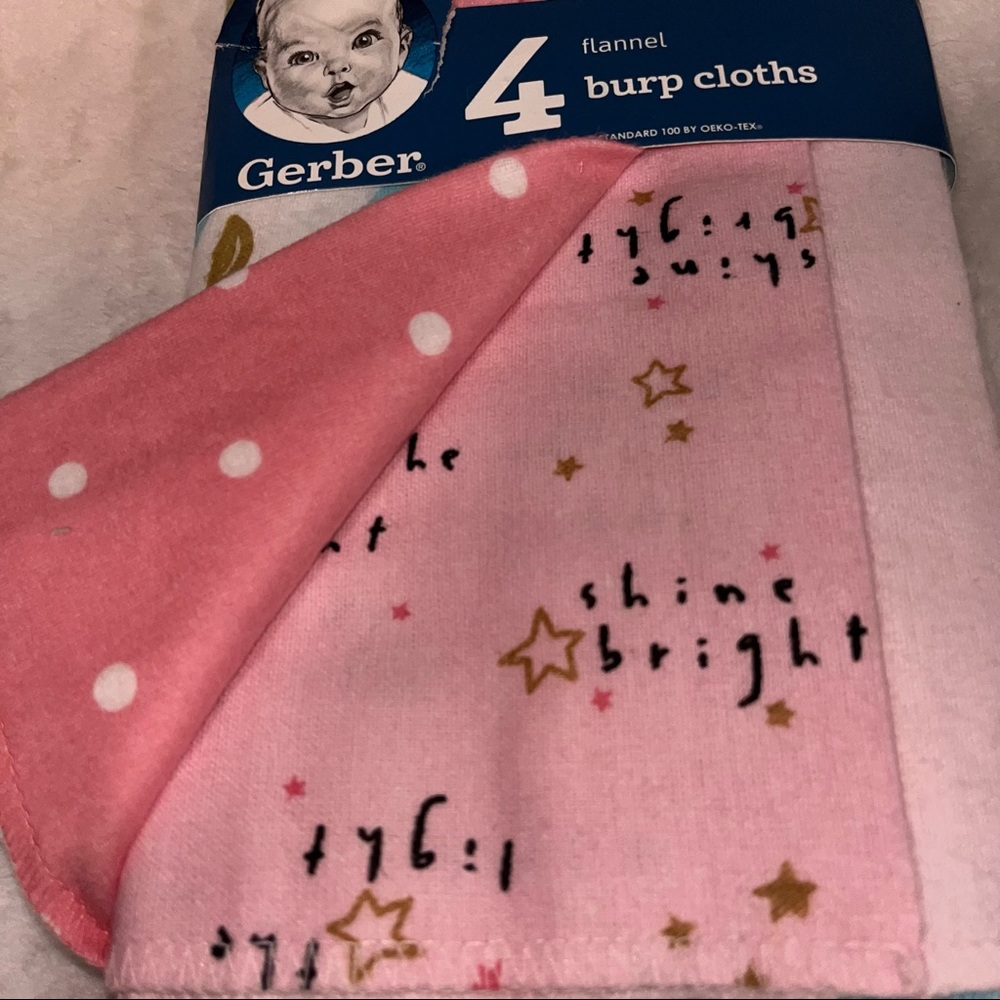 Gerber NWT 4 burp cloths - Picture 4 of 8